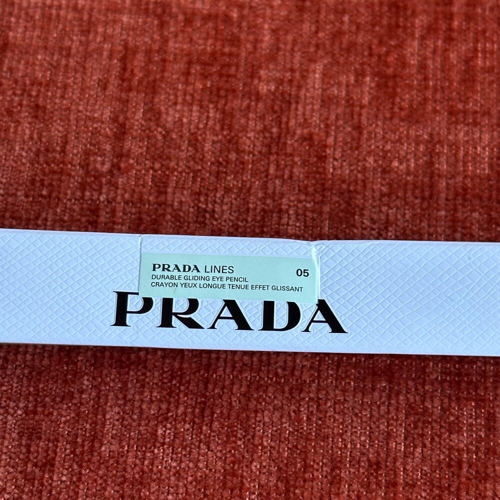 Prada Lines Gliding Eye Pencil in 05 Argento - Picture 3 of 8